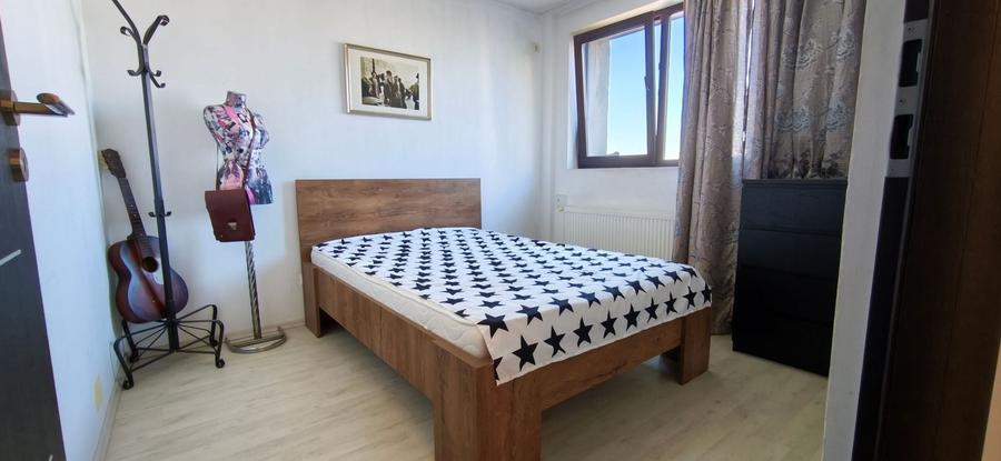 Apartament cu 3 camere semidecomandat în Drumul Taberei