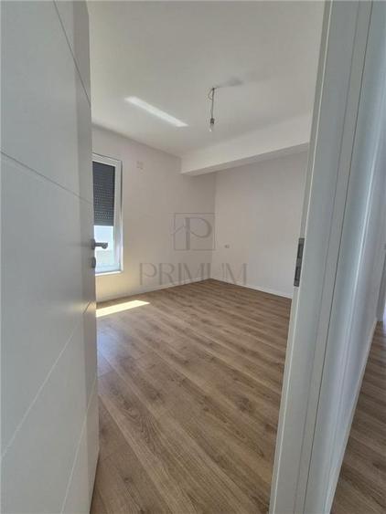 Duplex cu 5 camere cu Canalizare în Moșnița Nouă