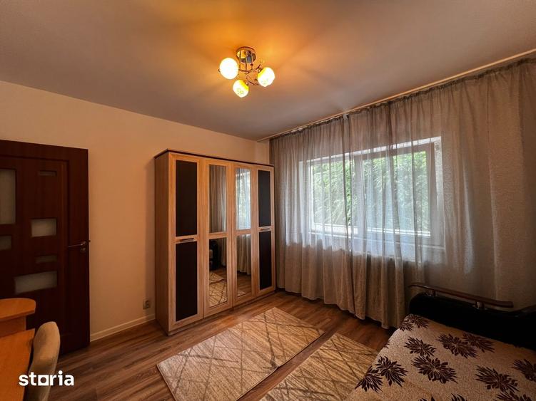 Apartament cu 3 camere decomandat în Nicolina