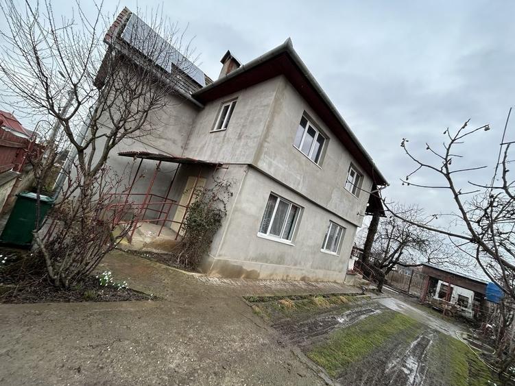 Casă cu 4 camere în Mihai Viteazu