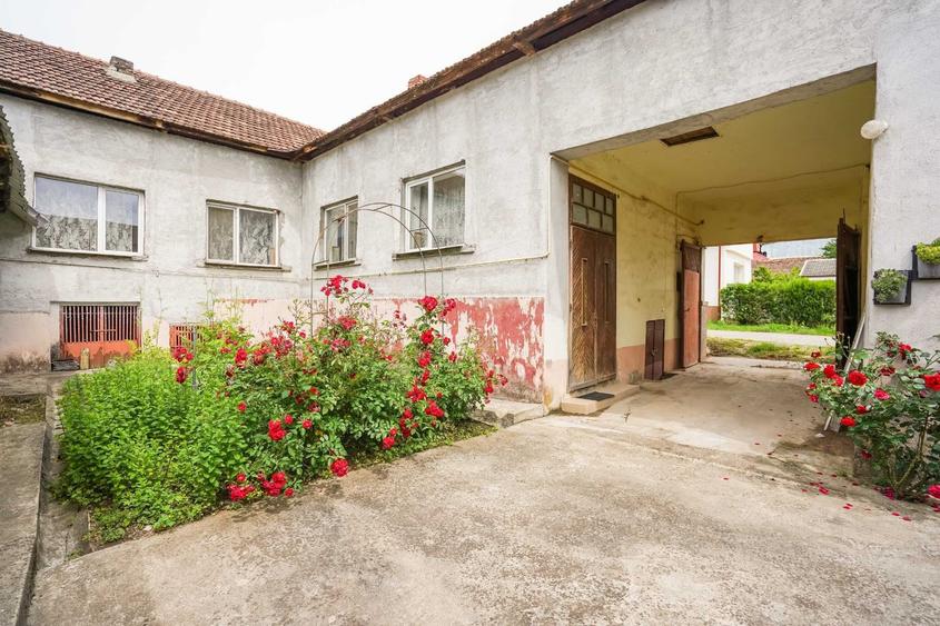 Casă cu 4 camere în Central