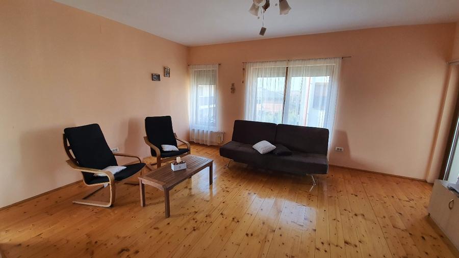 Apartament cu 3 camere decomandat în Braytim