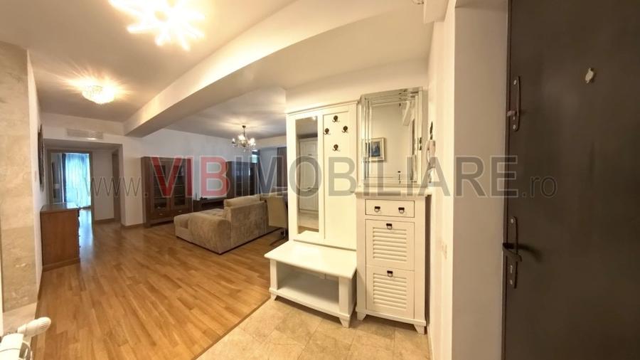 Apartament cu 3 camere semidecomandat, mobilat în Arcul de Triumf