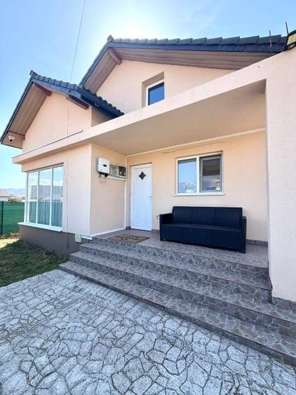 Casă individuală cu 2 camere cu Teren 300 Mp în Ghioroc