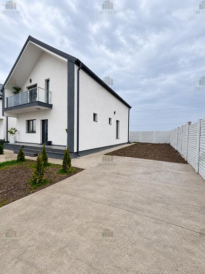 Casă cu 4 camere cu Teren 270 Mp în Berceni