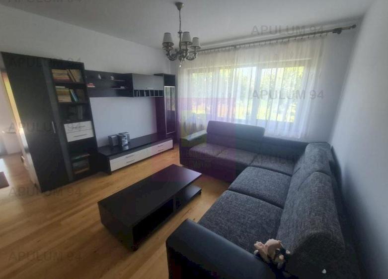 Casă individuală cu 6 camere decomandat cu Canalizare în Liceul Militar