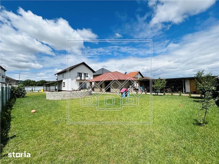 Casă cu 4 camere cu Teren 750 Mp în Cristian