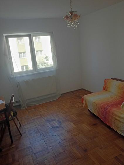 Garsonieră decomandată în Uzina 2