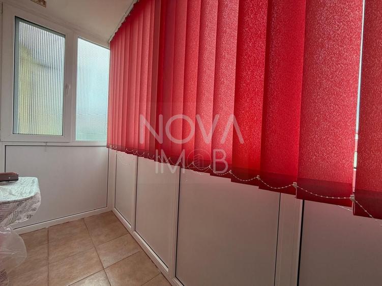 Apartament cu 3 camere decomandat, mobilat în Periferie