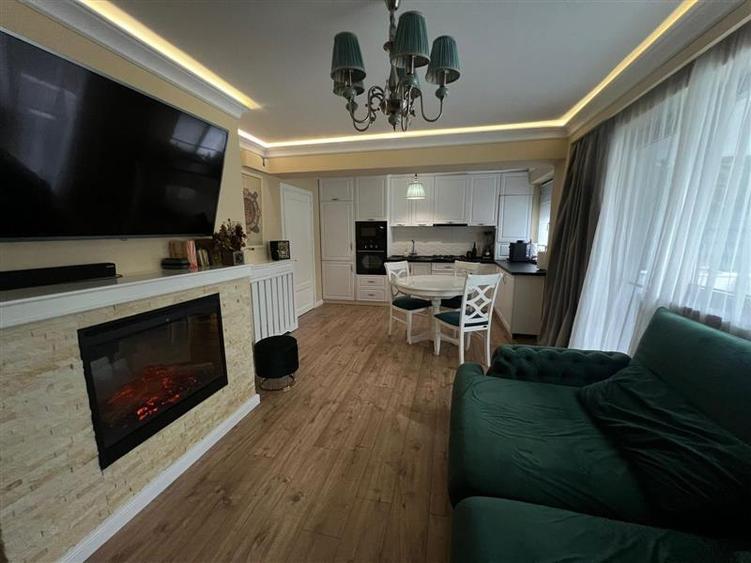 Apartament cu 2 camere decomandat în Bucium — fotografia 1