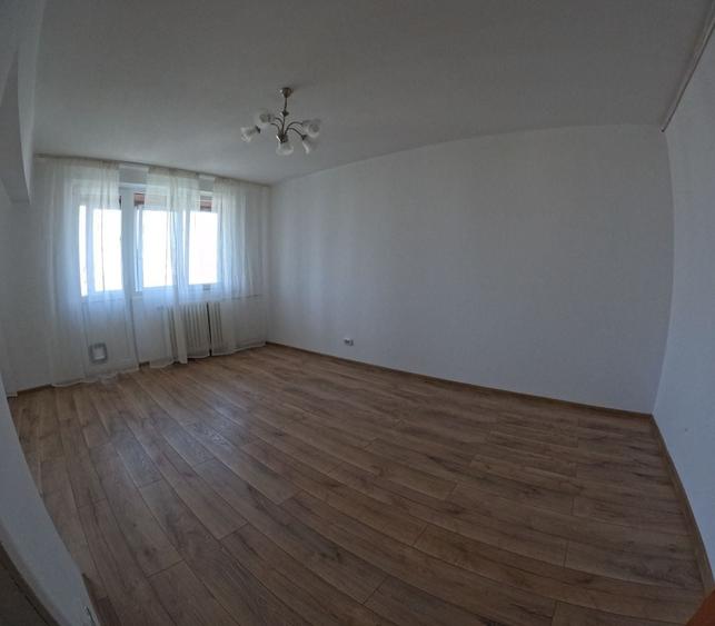 Apartament cu 3 camere decomandat în Morarilor