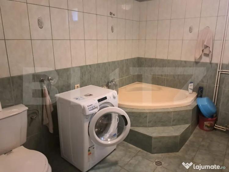 Casă cu 5 camere cu Canalizare în Central