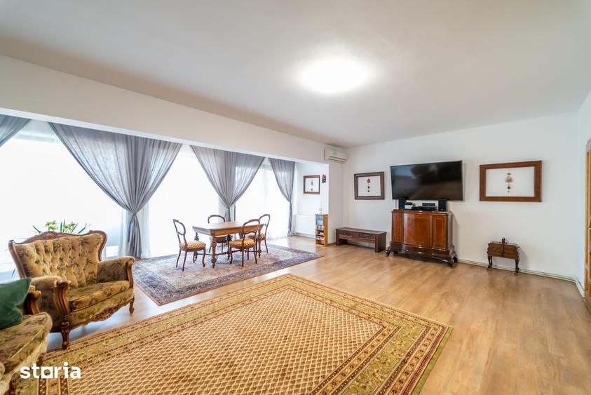 Casă cu 5 camere cu Teren 1472 Mp în Sânnicolau Mic