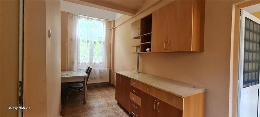 Apartament cu 2 camere nedecomandat în Ultracentral