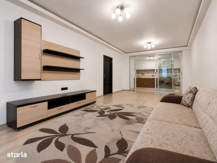 Apartament cu 3 camere decomandat în Tractorul