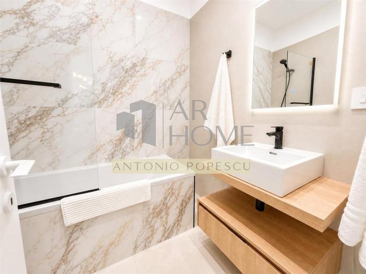 Apartament cu 3 camere decomandat în Ultracentral