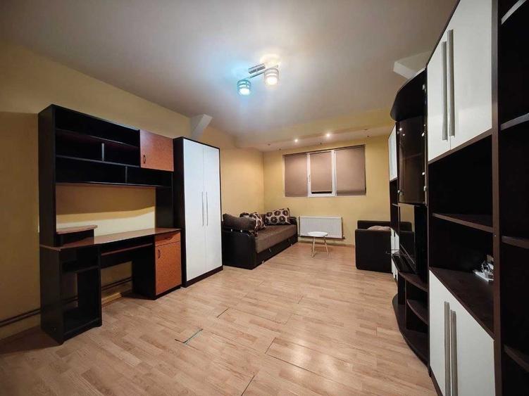 Apartament cu 2 camere decomandat în Girocului