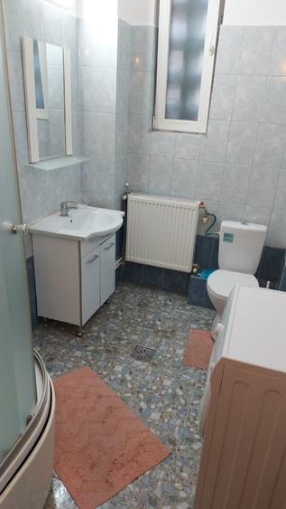 Apartament cu 2 camere decomandat în Casa de Cultură