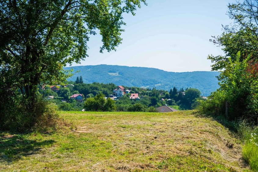 Teren de 1500 mp, în Vălenii de Munte