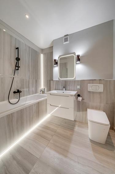 Apartament cu 3 camere semidecomandat, mobilat în Tineretului