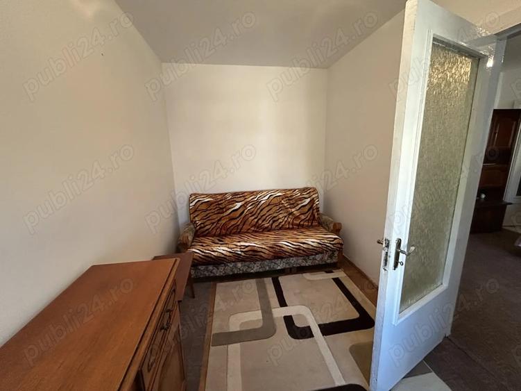 Apartament cu 2 camere semidecomandat în Grădiște