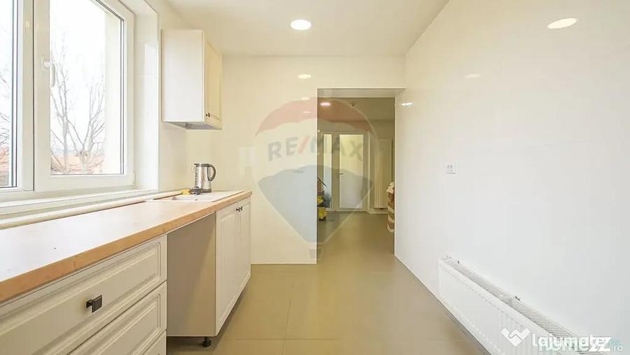 Casă cu 3 camere cu Teren 1400 Mp în Stupini