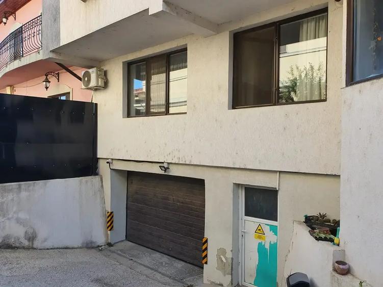 Apartament cu 3 camere decomandat, mobilat în Titan