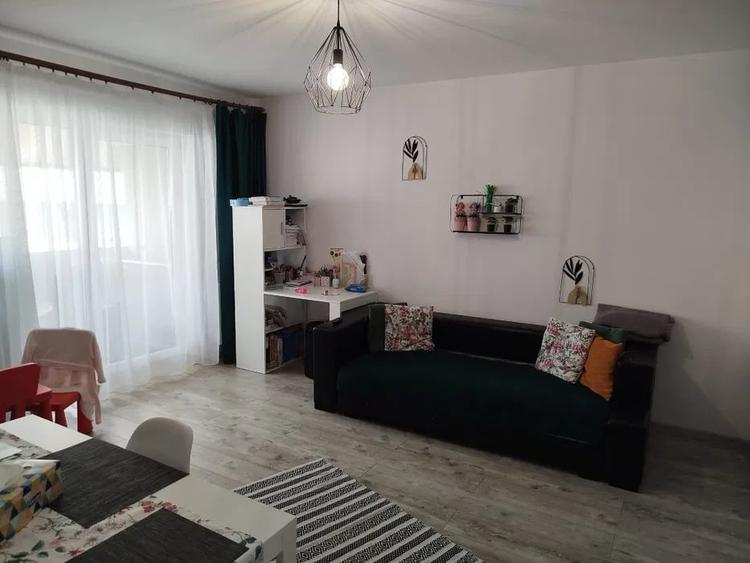 Apartament cu 2 camere decomandat, mobilat în Florești