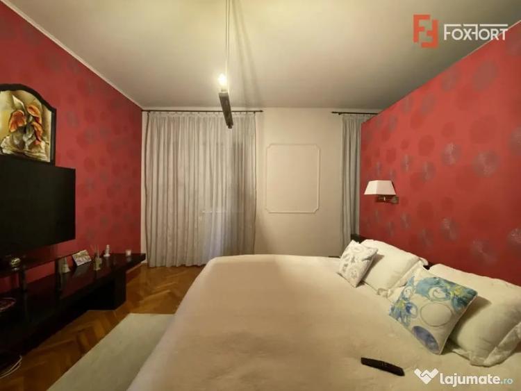 Casă cu 10 camere cu Teren 2000 Mp în Chișoda