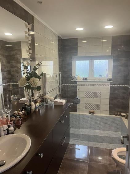 Casă cu 4 camere cu Teren 700 Mp în Central