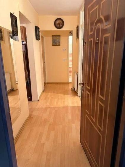 Apartament cu 3 camere decomandat în Ștrand