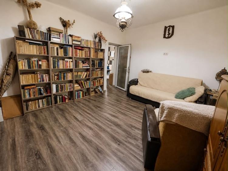 Proprietar vand apartament cu 2 camere ultracentral, cu gradina si parcare proprie. Comision 0% - 6