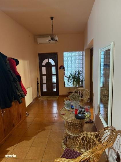 Casă cu 4 camere în Făcăi