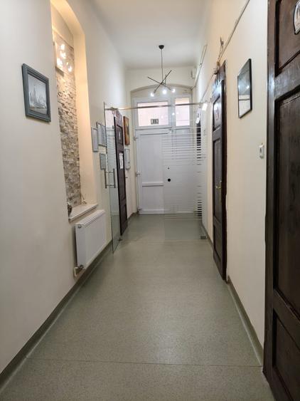 Apartament cu 3 camere semidecomandat în Elisabetin