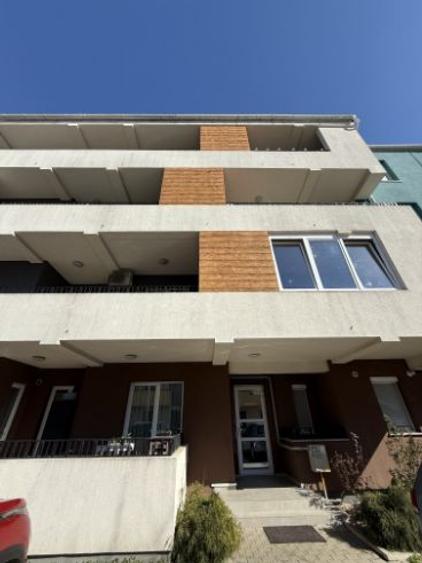 Apartament cu 2 camere decomandat în Giroc