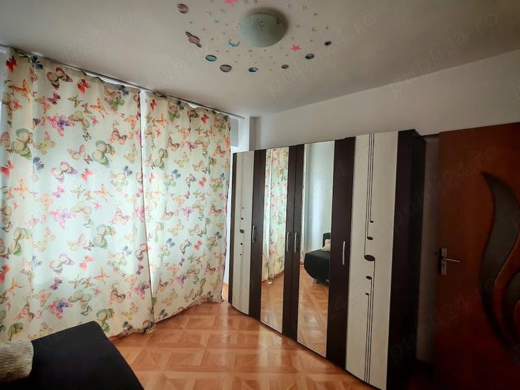 Apartament cu 3 camere decomandat în Republicii