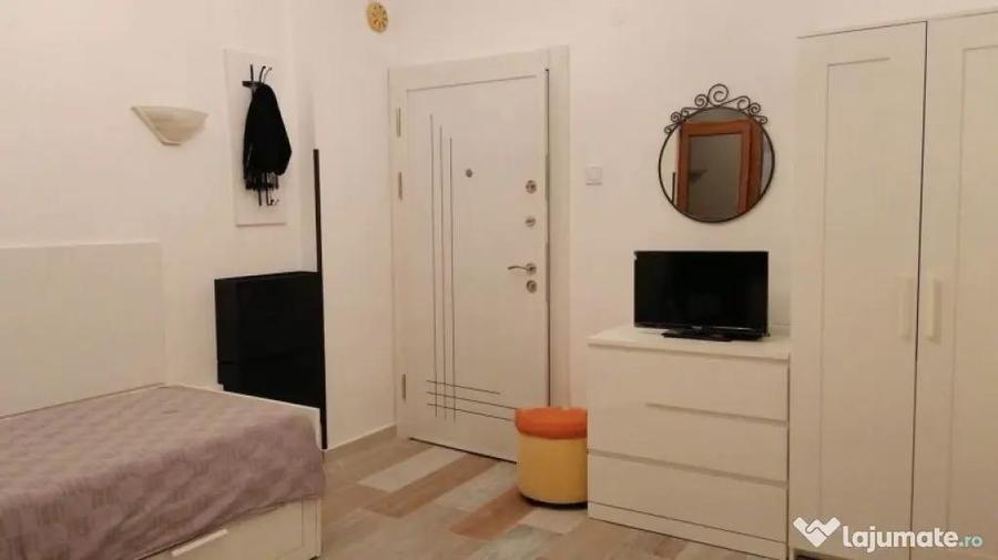 Garsonieră decomandată în Fabric
