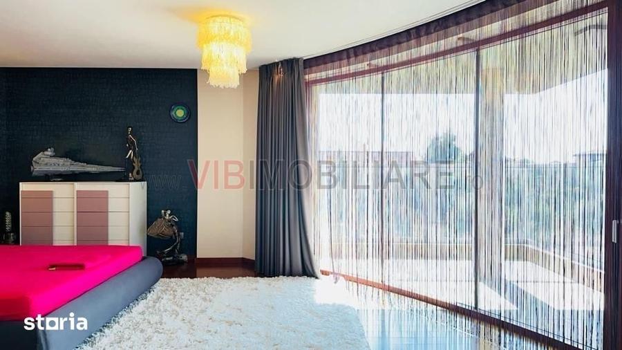 Casă cu 7 camere cu Teren 514 Mp în Central