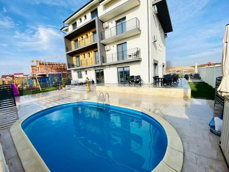 Casă individuală cu 19 camere cu Teren 800 Mp în Decebal
