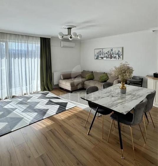 Apartament cu 3 camere semidecomandat, mobilat în Zorilor
