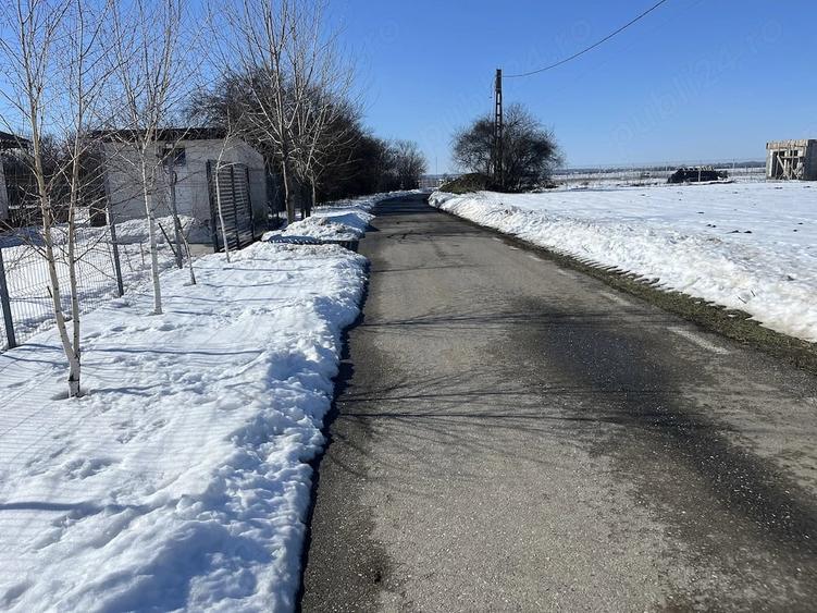 Teren de 2000 mp, în Creața