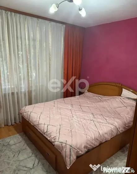 Apartament cu 3 camere decomandat în Anda