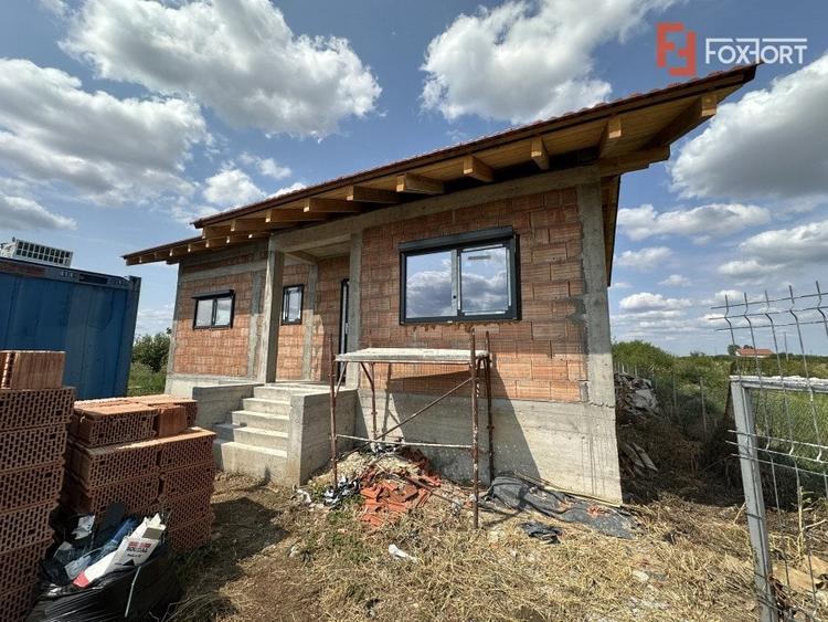 Casă individuală cu 3 camere cu Teren 752 Mp în Moșnița Nouă