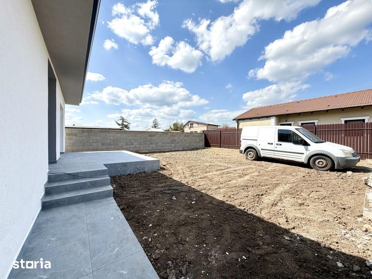 Casă cu 3 camere cu Teren 290 Mp în Sânandrei