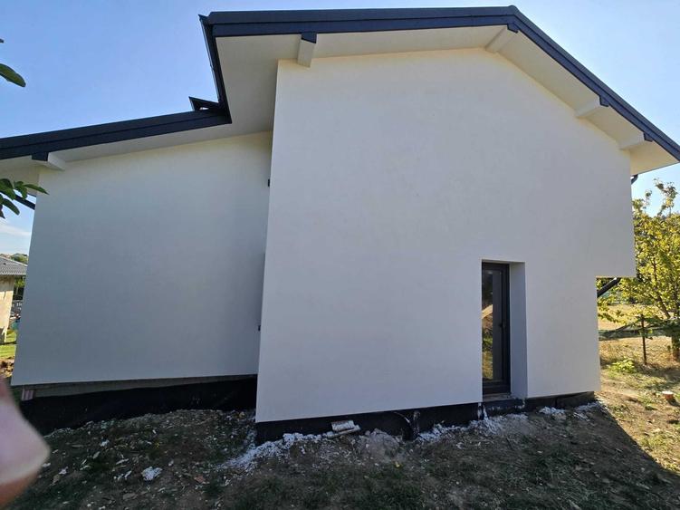 Casă cu 3 camere în Central