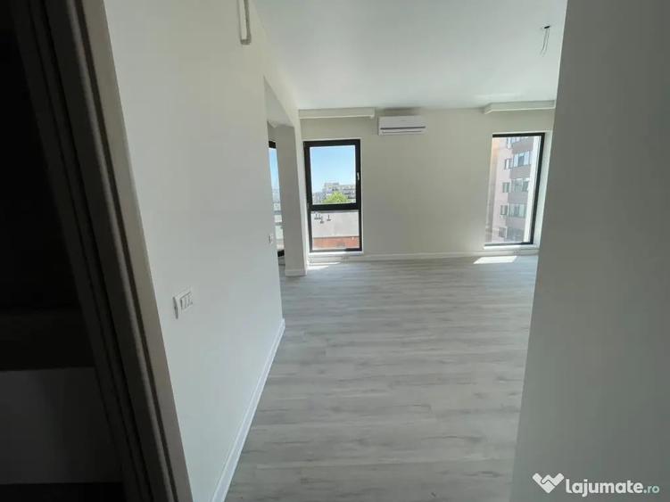 Apartament cu 2 camere decomandat în Tomis Plus