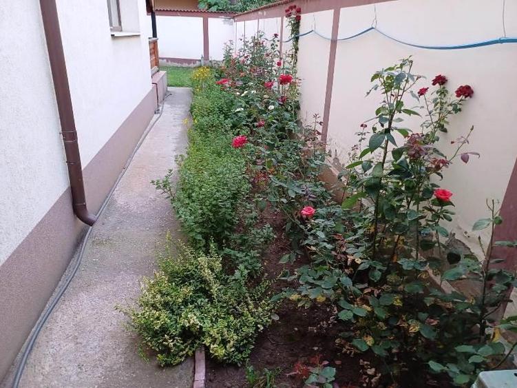 Casă cu 4 camere cu Teren 300 Mp în Prelungirea Ghencea