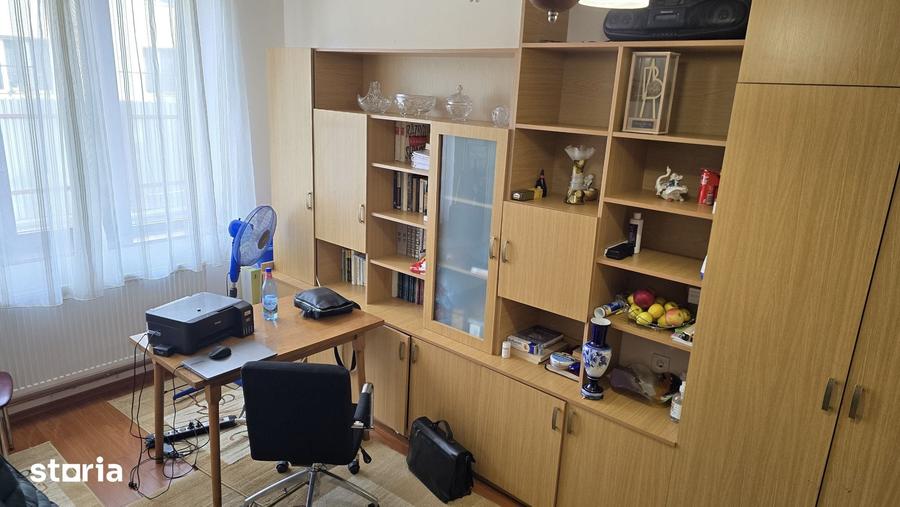 Casă cu 5 camere cu Teren 559 Mp în Viile Noi