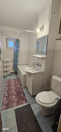Apartament cu 3 camere decomandat în Valea Cetății