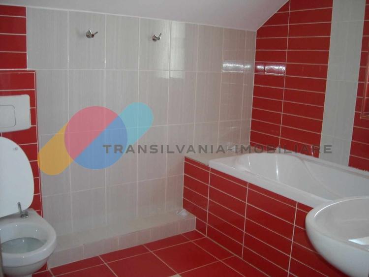 Casă individuală cu 4 camere cu Canalizare în Apahida
